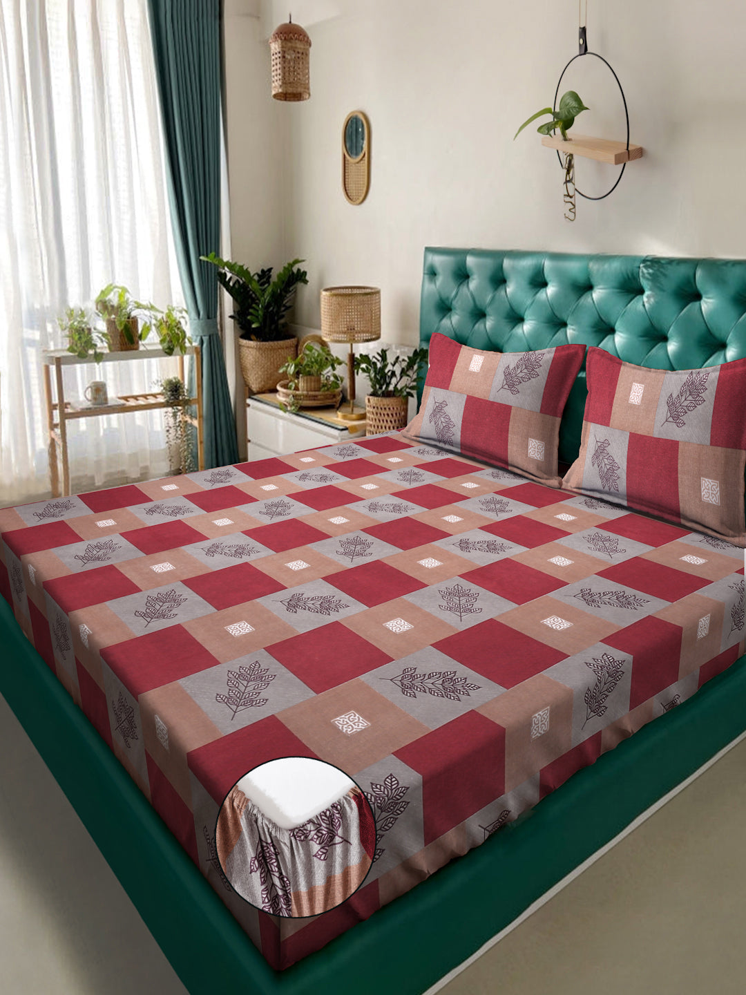 Klotthe Multicolor Geometric 300 TC Cotton Blend Fitted Double Bedsheet with 2 Pillow Covers