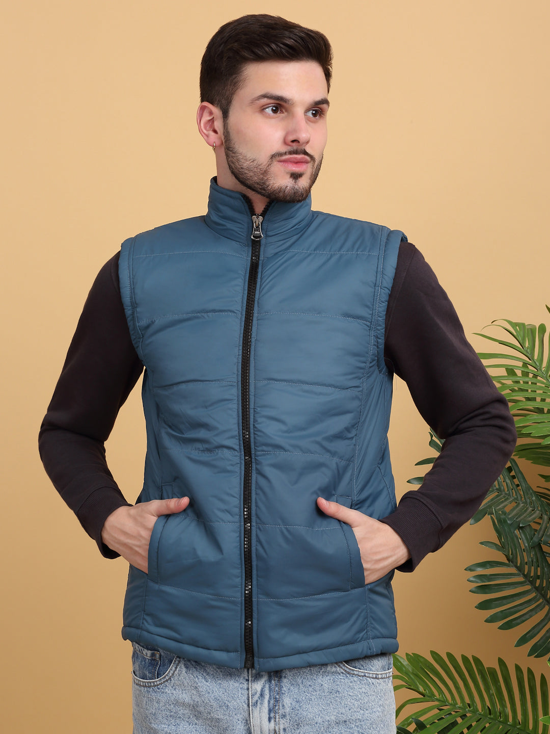 Klotthe Men Turquoise Solid Sleeveless Quilted Jacket