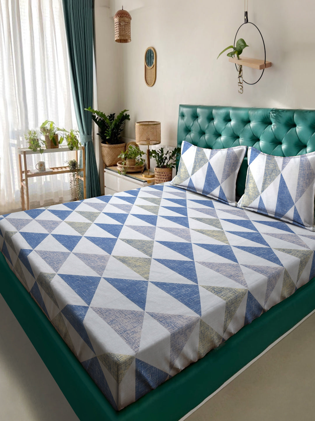 Klotthe Multicolor Geometric 300 TC Cotton Blend Double Bedsheet with 2 Pillow Covers