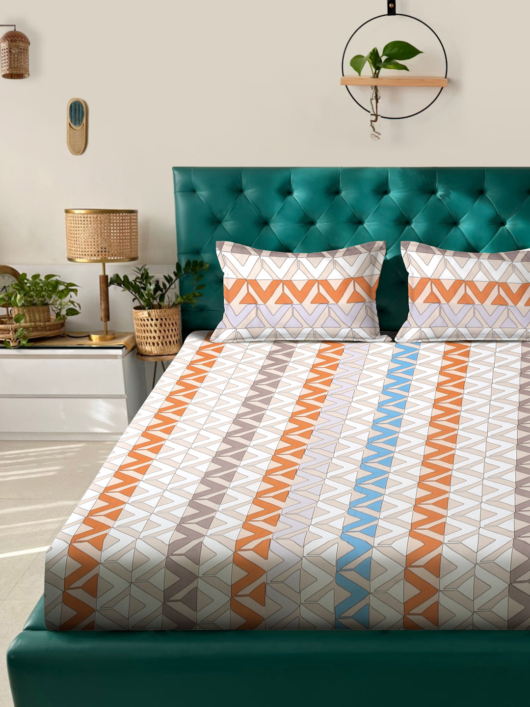 Klotthe Peach Geometric 300 TC Cotton Blend Double Bedsheet with 2 Pillow Covers