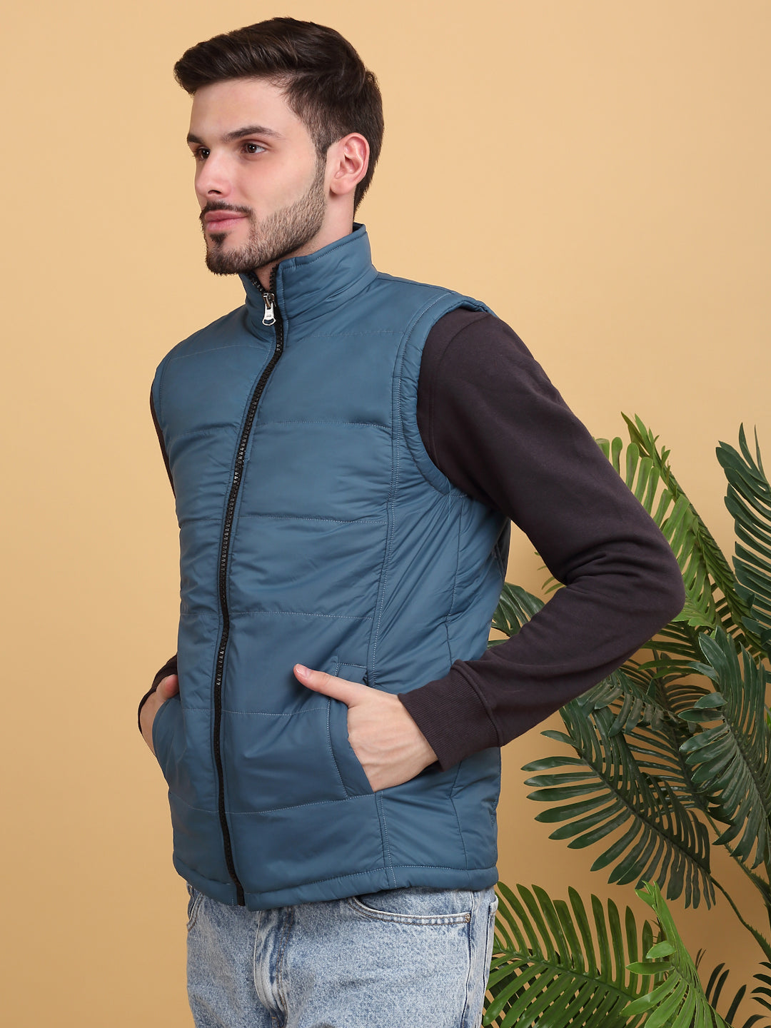 Klotthe Men Turquoise Solid Sleeveless Quilted Jacket