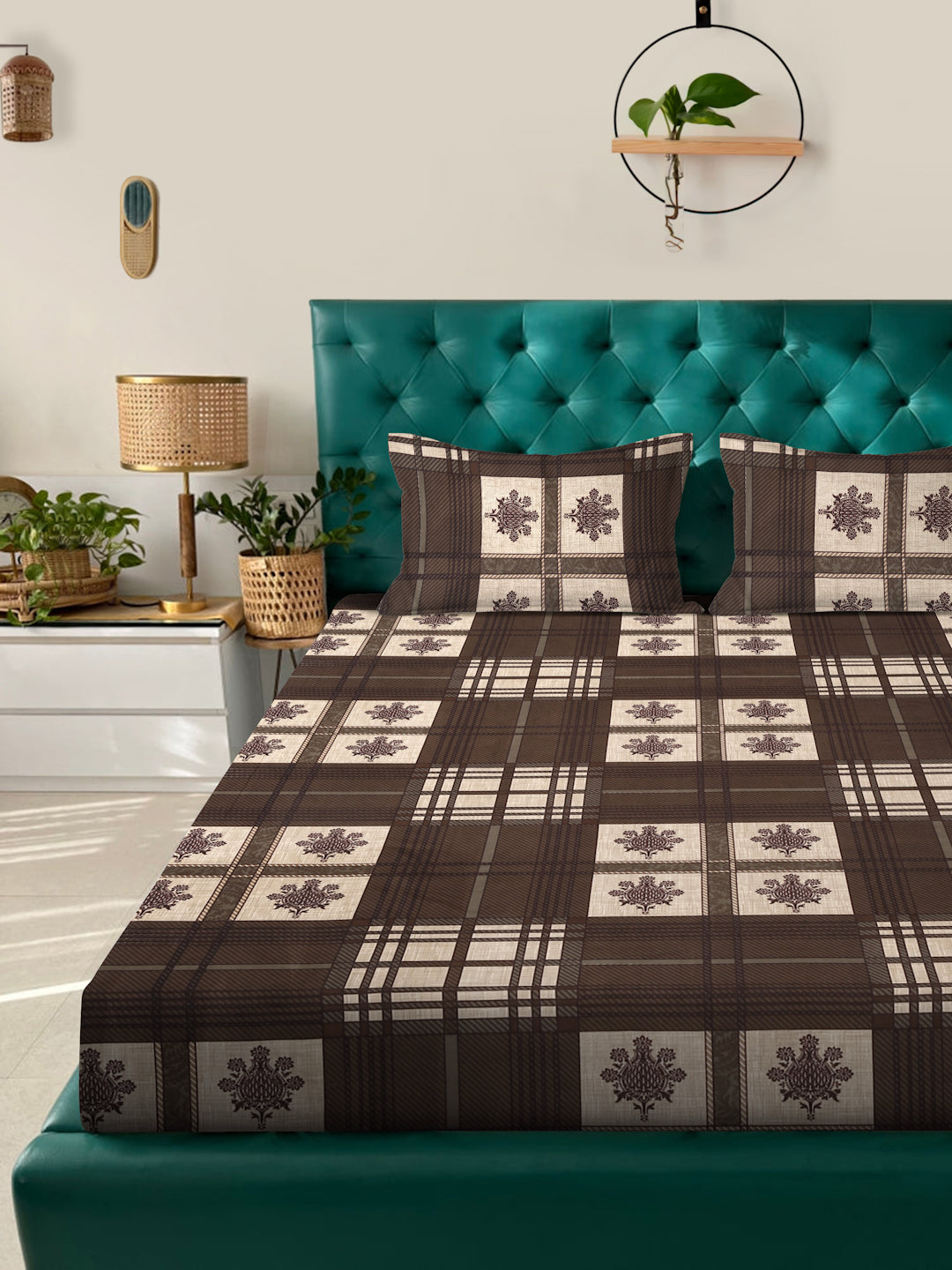 Klotthe Brown Geometric 300 TC Cotton Blend Fitted Double Bedsheet with 2 Pillow Covers