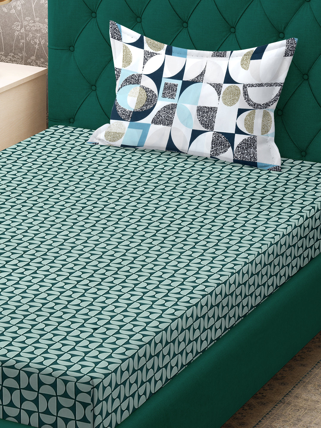 Klotthe Green Geometric 300 TC Cotton Blend Single Bedsheet Set in Book Fold Packing