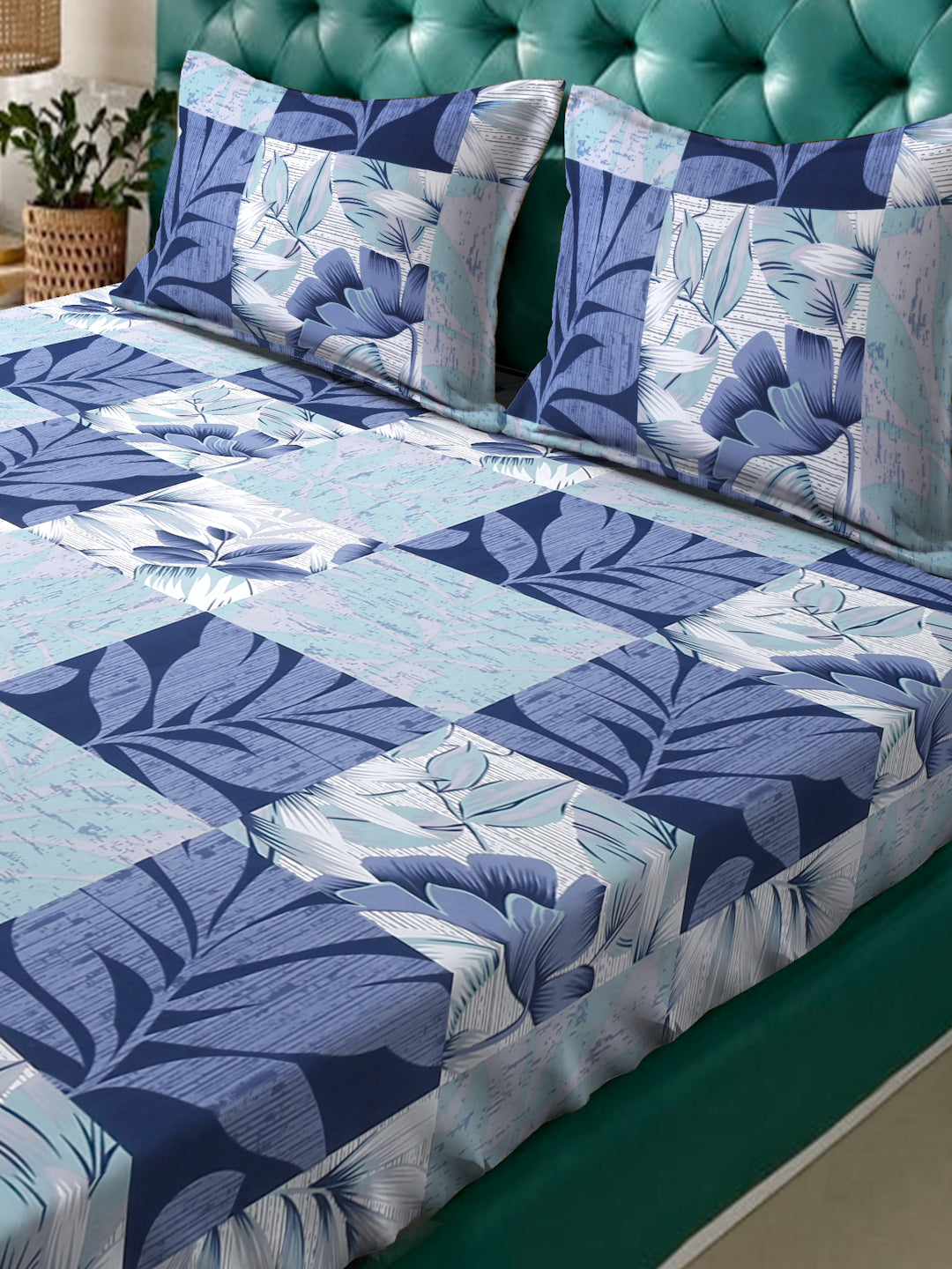 Klotthe Blue Floral 300 TC Cotton Blend Double Bedsheet with 2 Pillow Covers