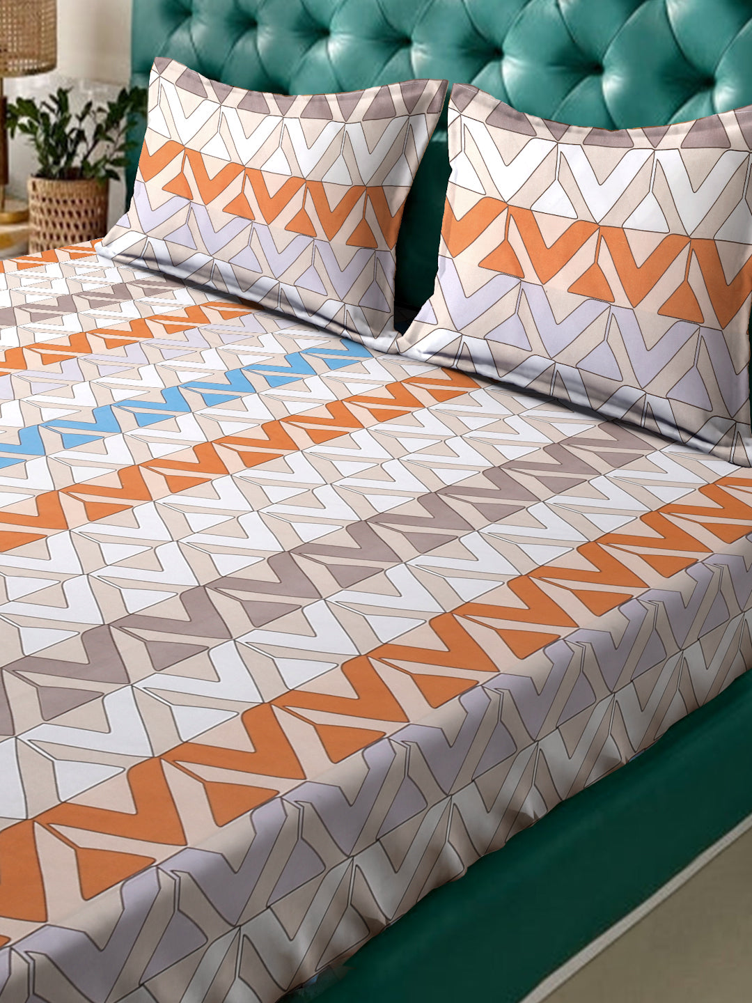 Klotthe Peach Geometric 300 TC Cotton Blend Double Bedsheet with 2 Pillow Covers