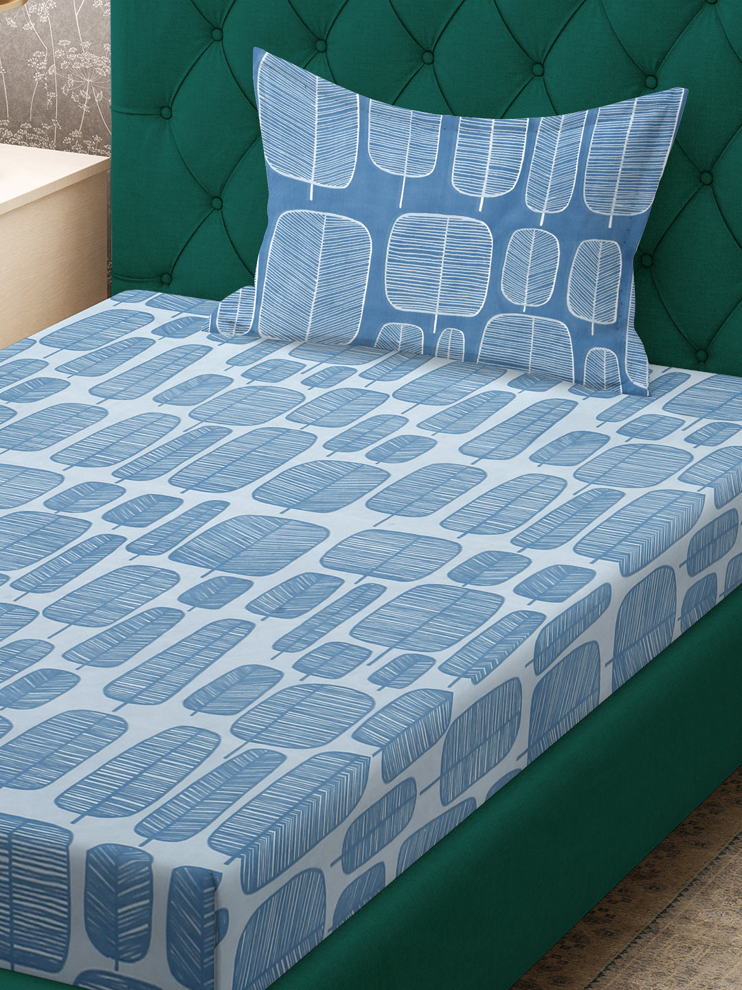 Klotthe Turquoise Geometric 300 TC Cotton Blend Single Bedsheet Set in Book Fold Packing