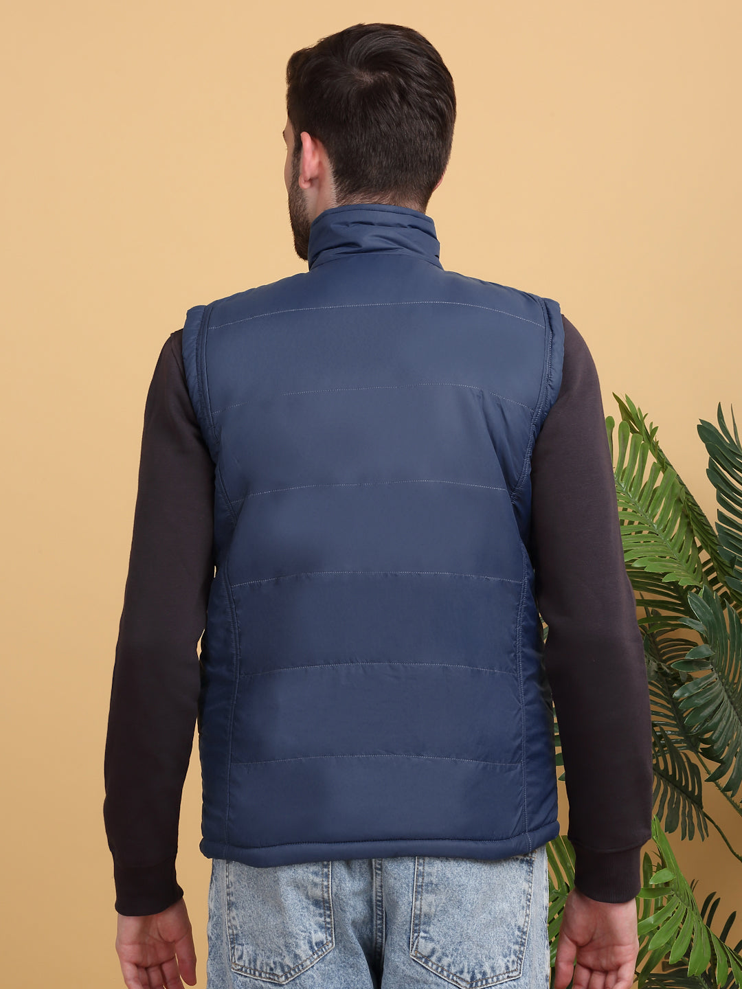 Klotthe Men Blue Solid Sleeveless Quilted Jacket