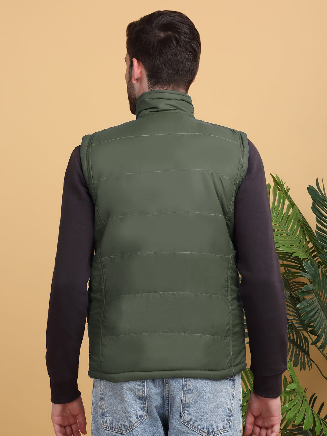 Klotthe Men Green Solid Sleeveless Quilted Jacket