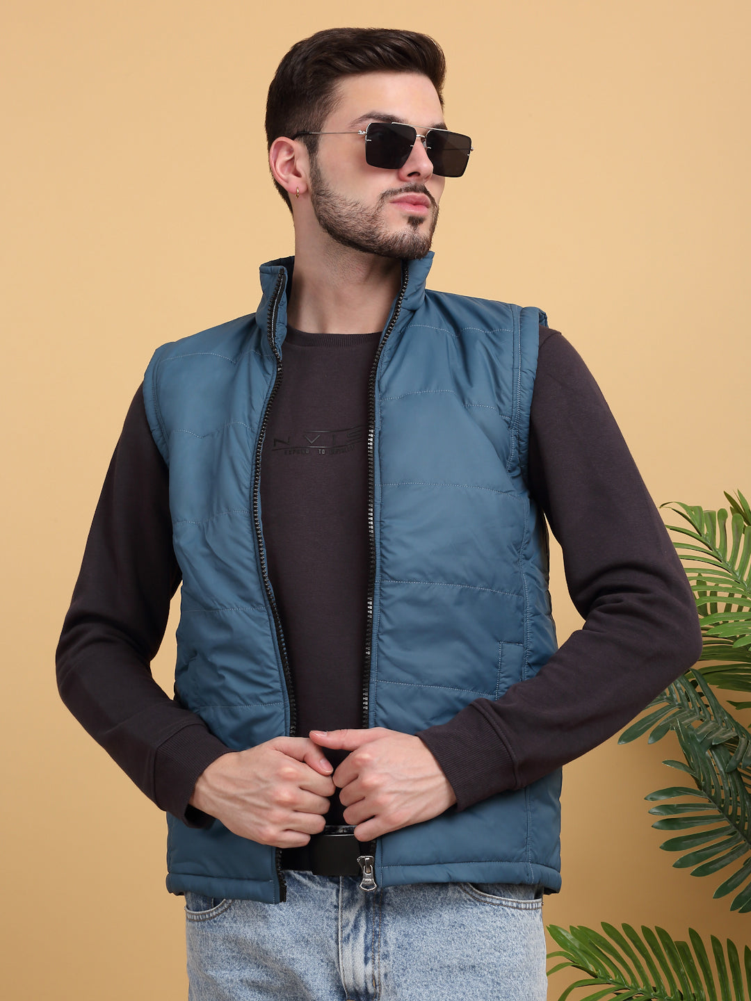 Klotthe Men Turquoise Solid Sleeveless Quilted Jacket