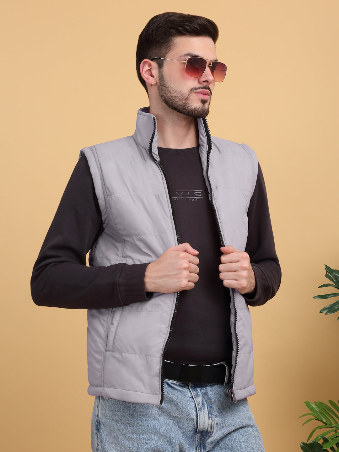 Klotthe Men Grey Solid Sleeveless Quilted Jacket