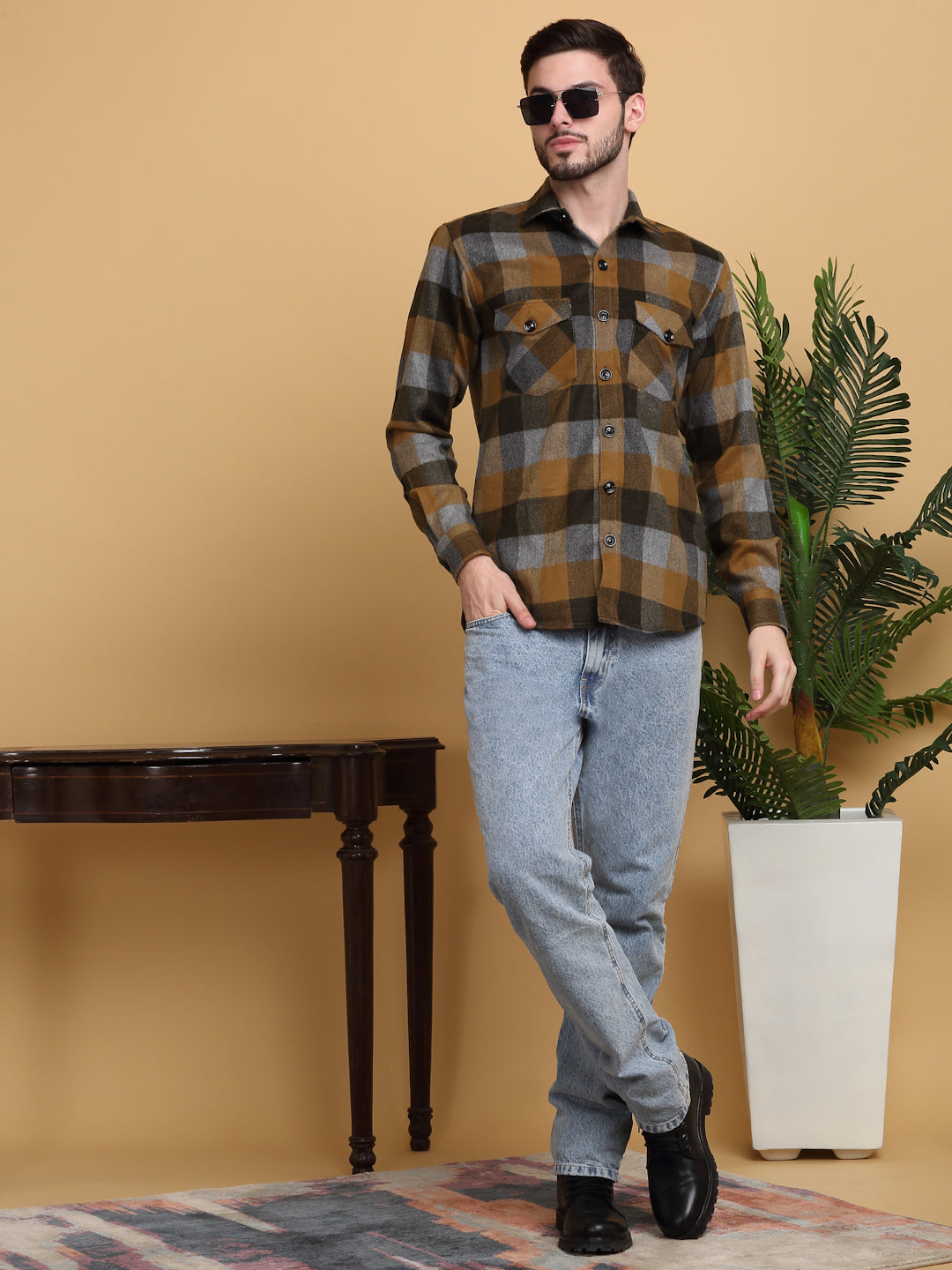 Klotthe Men Brown Checked Spread Collar Woolen Casual Shirt