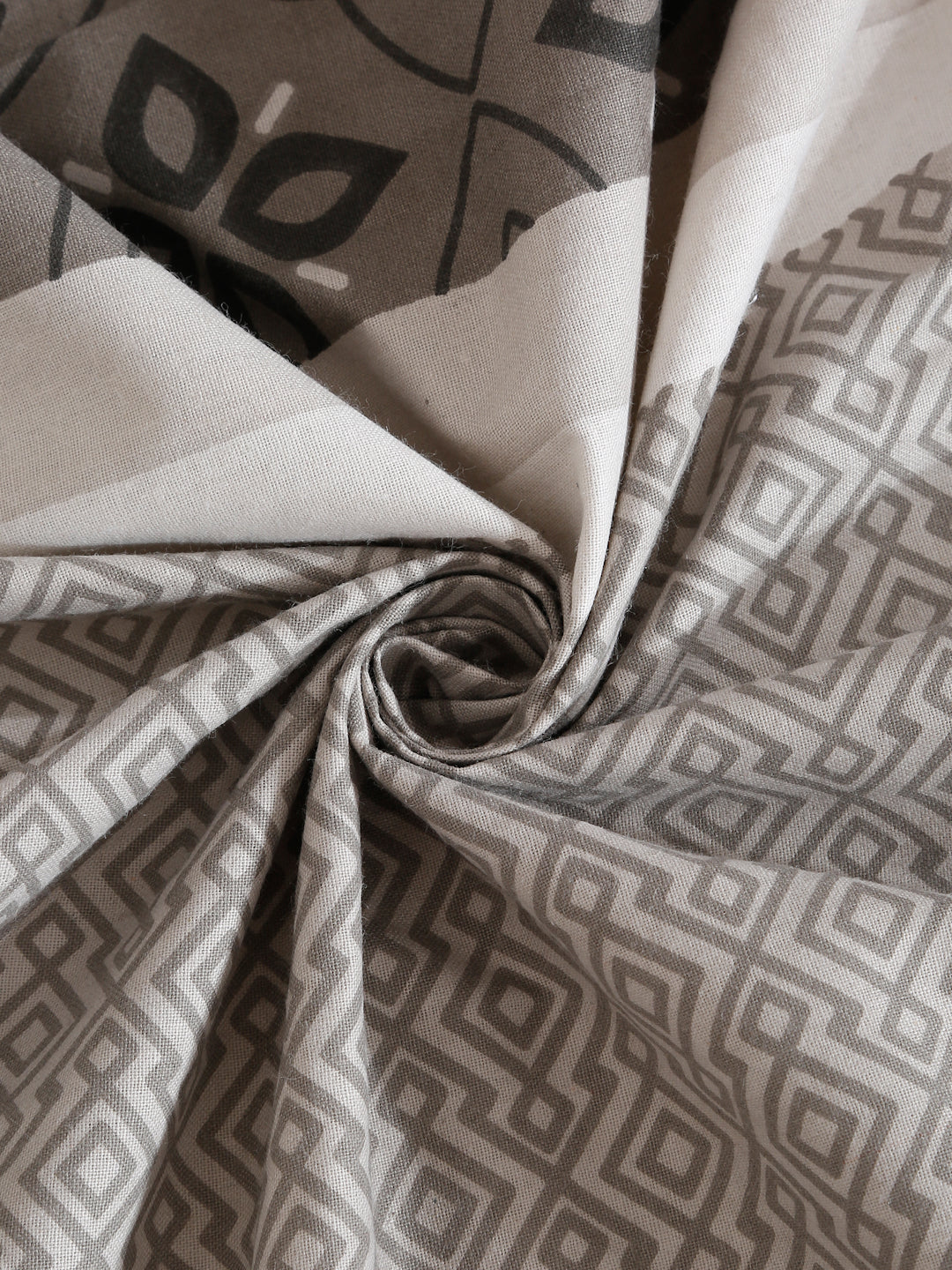 Klotthe Black Geometric 400 TC Pure Cotton Single Bedsheet with Pillow Cover