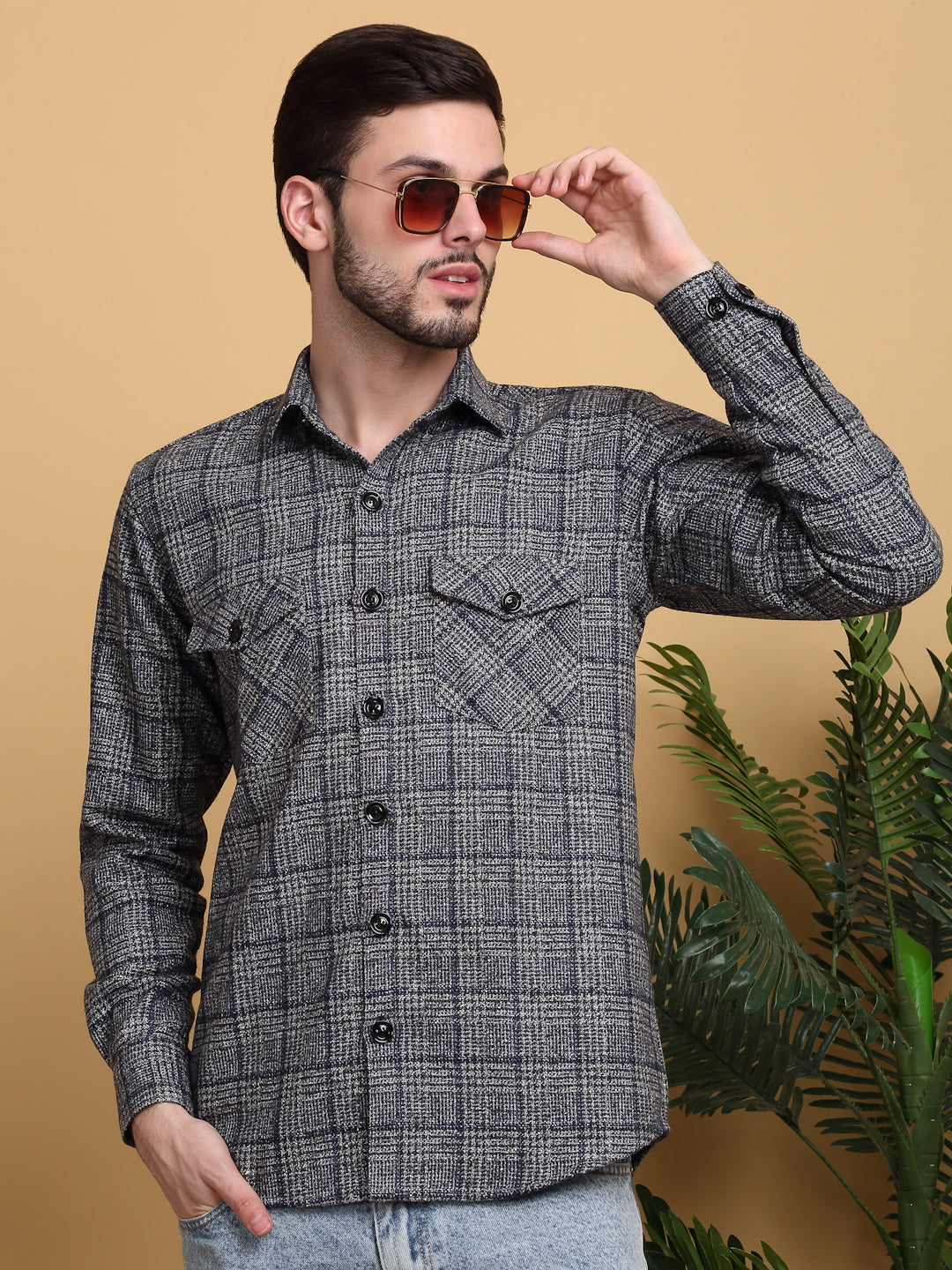 Klotthe Men Black Checked Spread Collar Woolen Casual Shirt