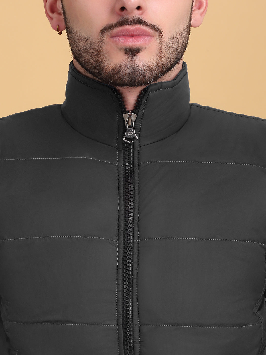 Klotthe Men Black Solid Sleeveless Quilted Jacket