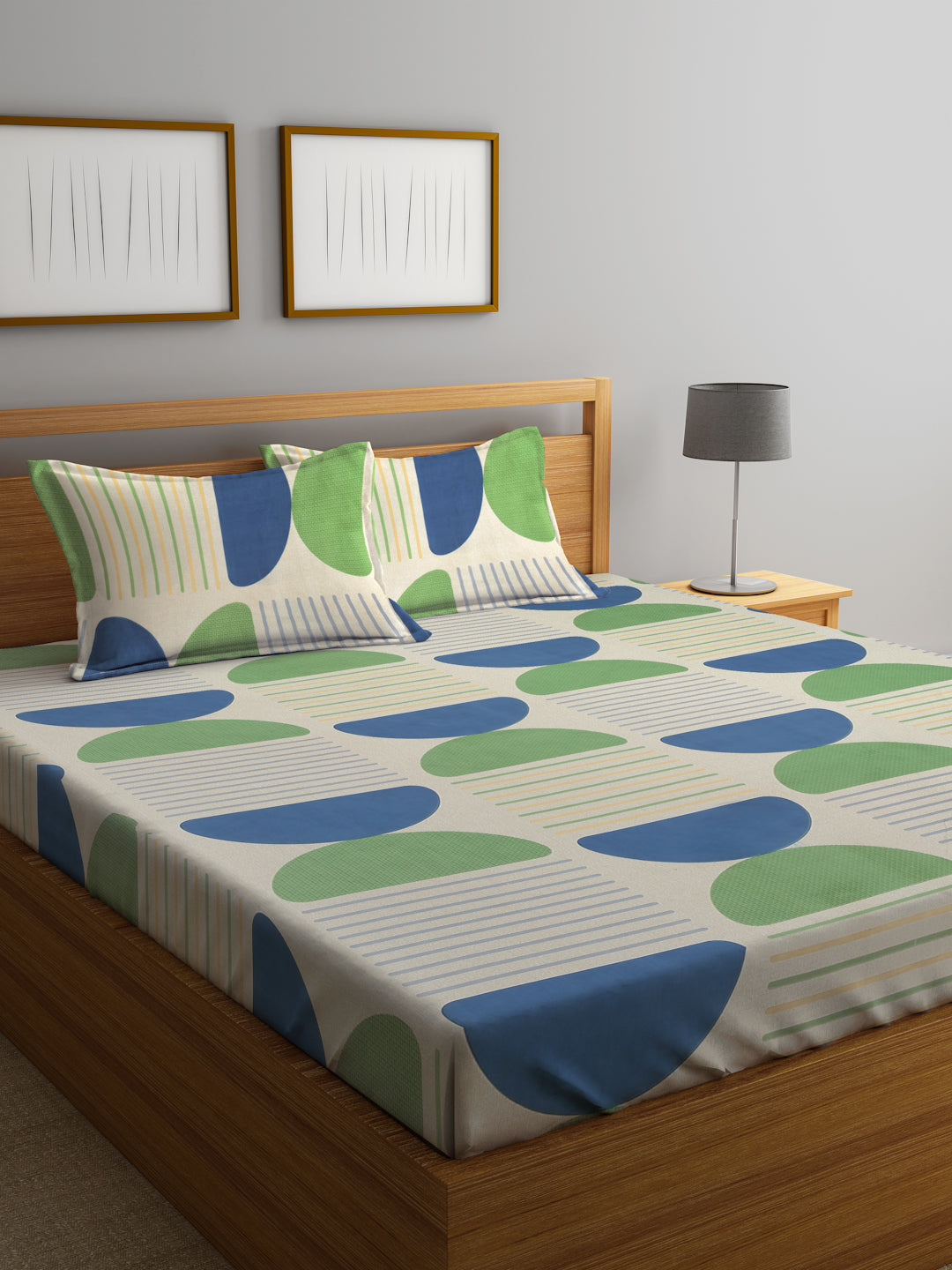 Klotthe Multicolor Geometric 300 TC Cotton Blend Fitted Double Bedsheet in Book Fold Packing