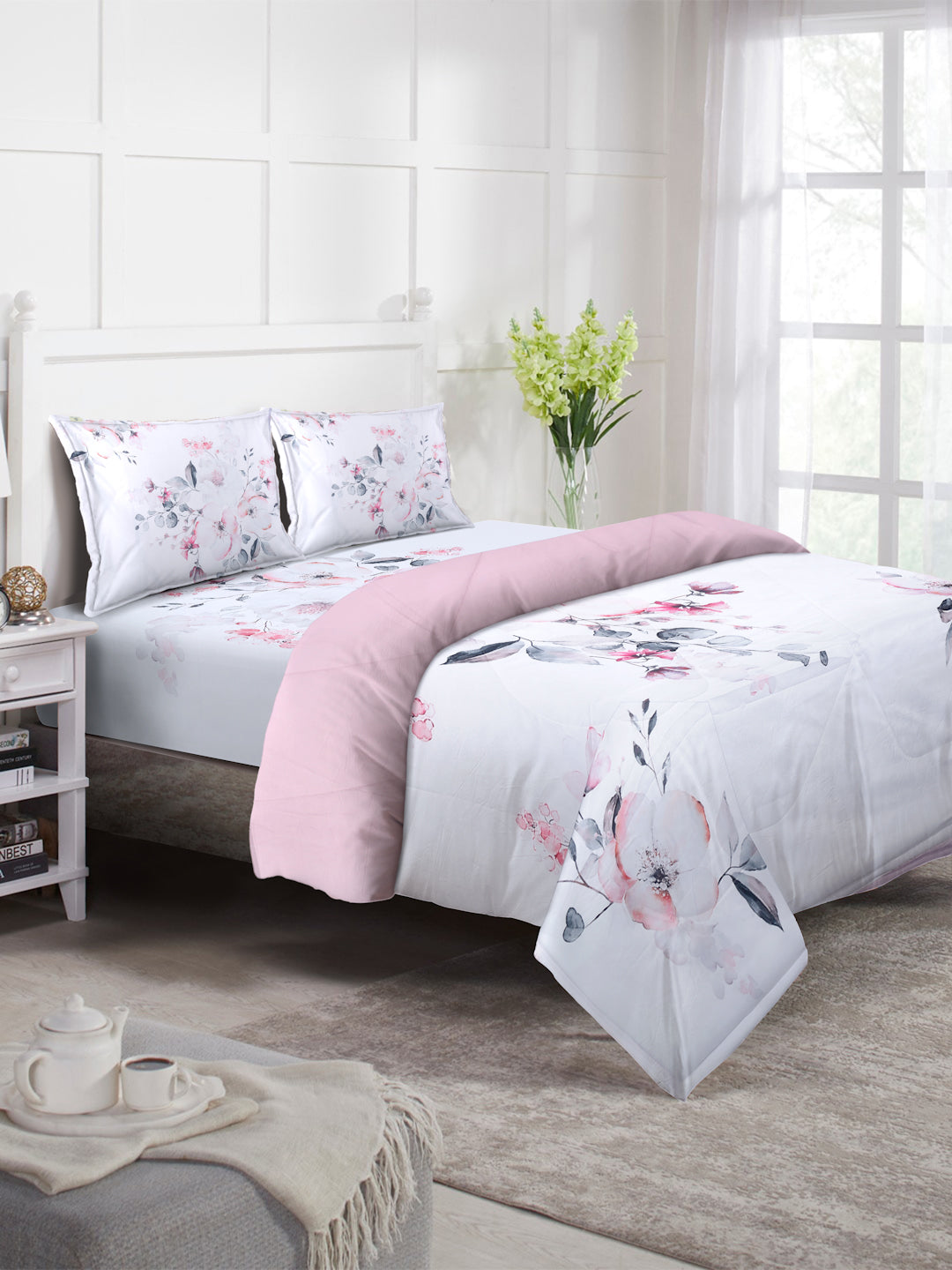 Klotthe Multicolor Floral Print Mild Winter Double King Bedding Set