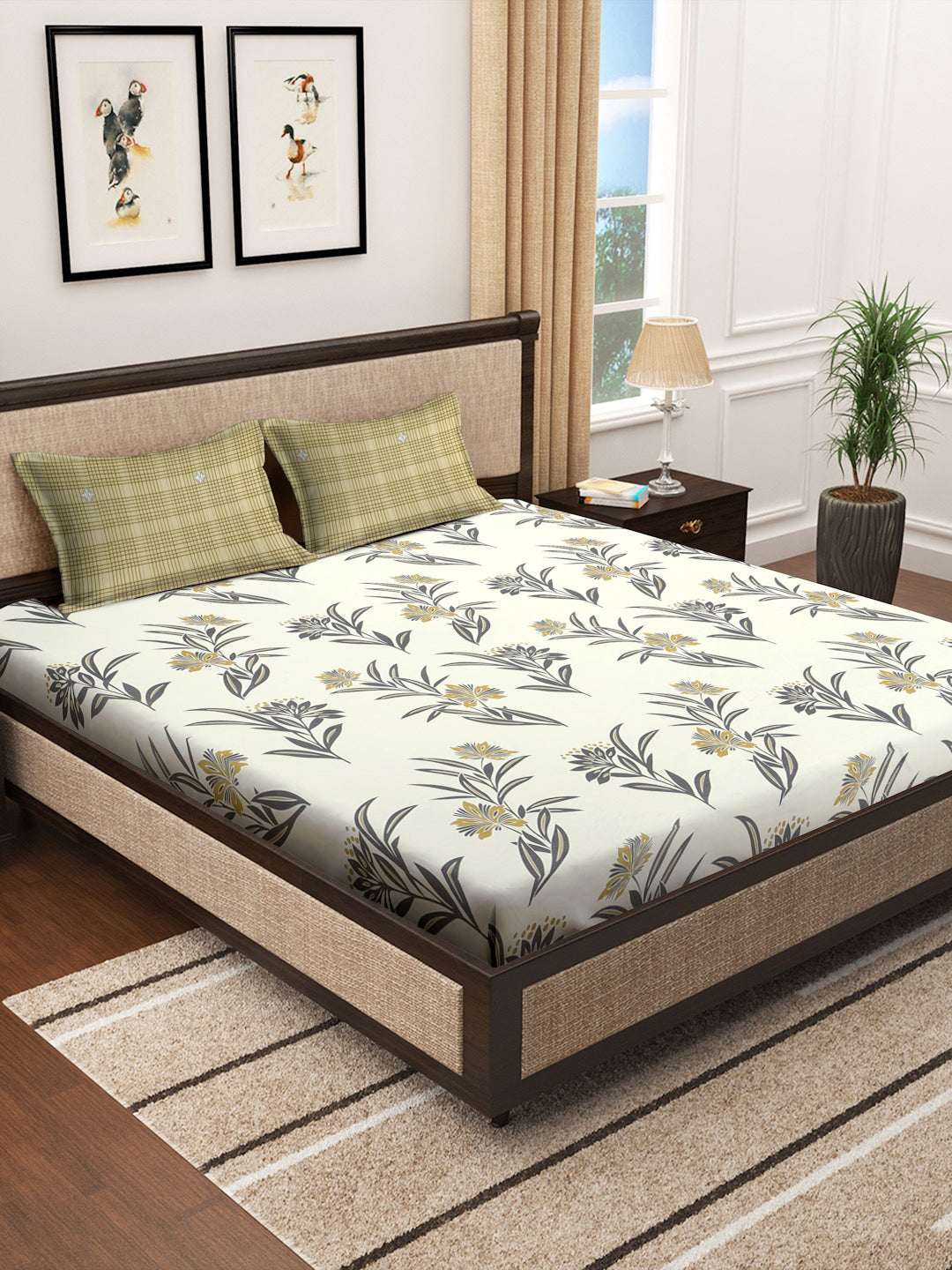 Klotthe Multicolor Floral 300 TC Cotton Blend Fitted Super King Double Bedsheet Set in Book Fold Packing (270X270 cm)