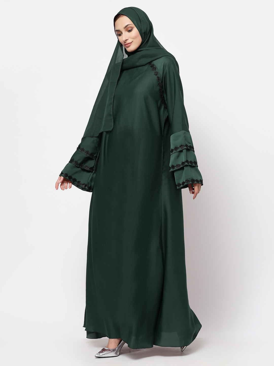 Klotthe Women Green Embellished Burqa With Scarves