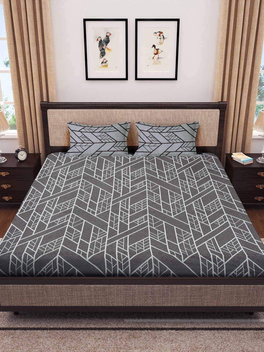 Klotthe Multicolor Geometric 300 TC Cotton Blend Super King Double Bedsheet with 2 Pillow covers