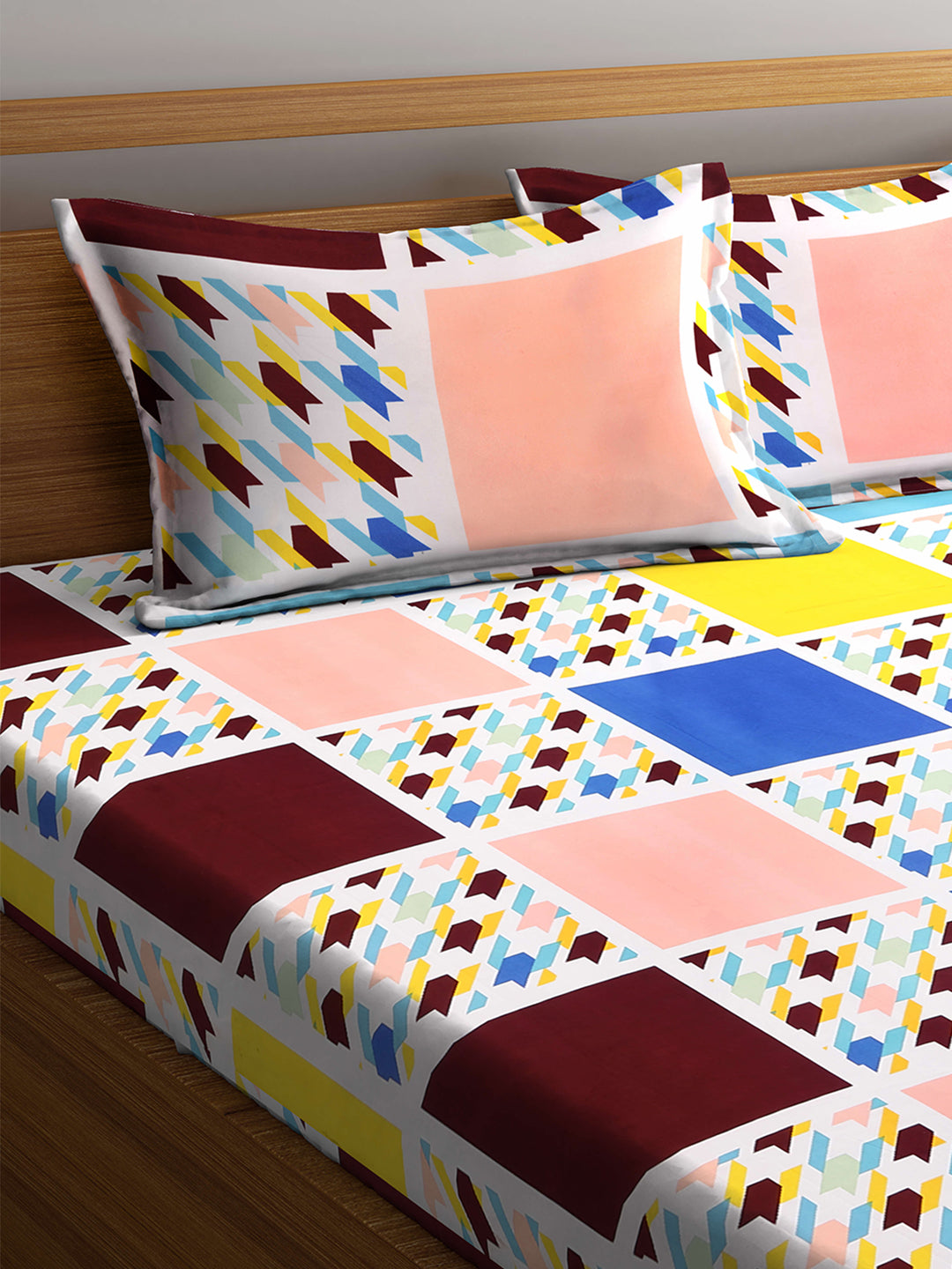 Klotthe Multi Geometric 210 TC Polycotton Bedsheet with 2 Pillow Covers