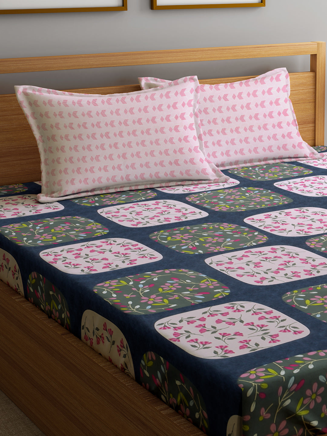 Klotthe Multicolor Floral 300 TC Cotton Blend Double Bedsheet with 2 Pillow Covers