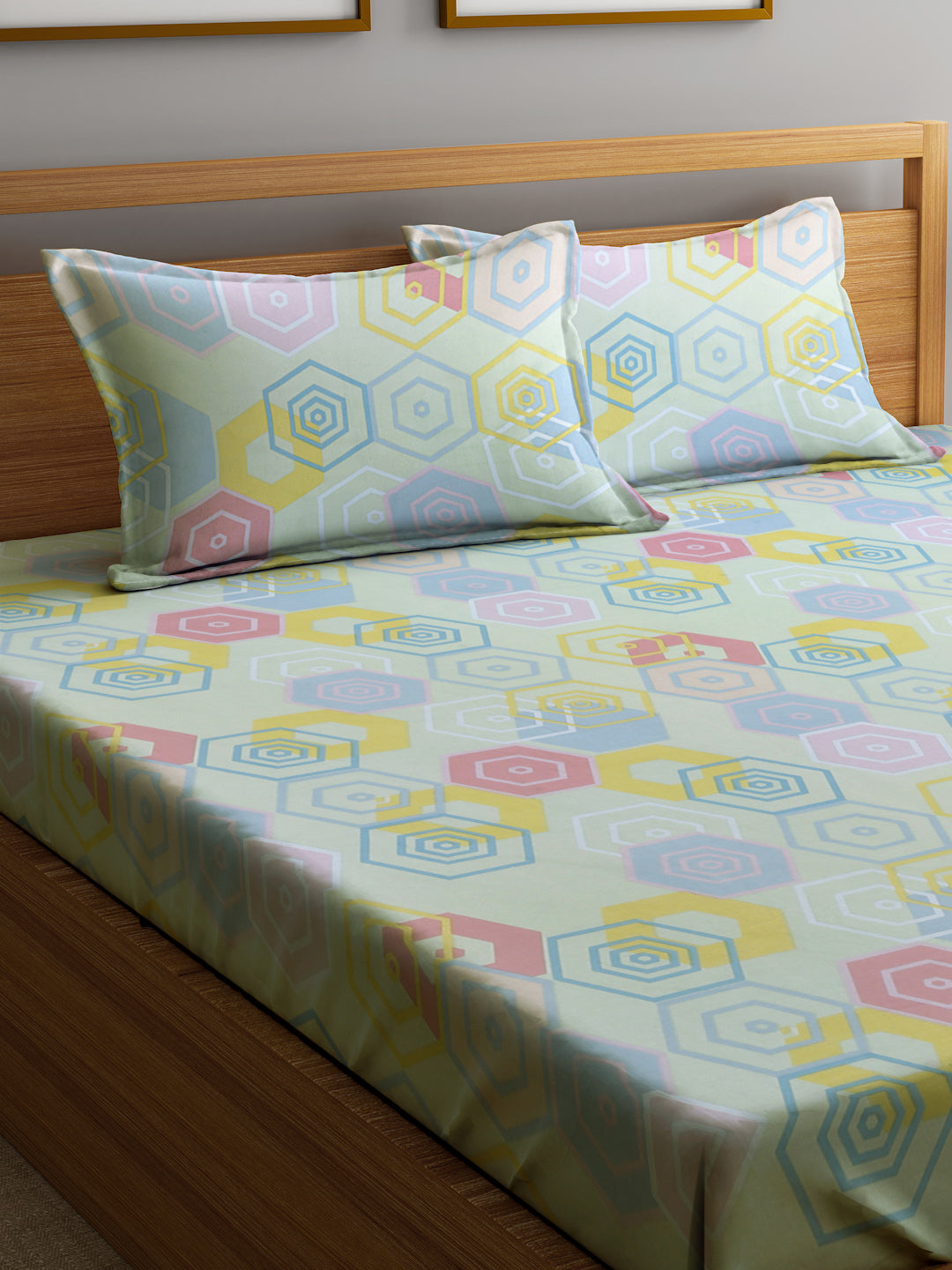 Klotthe Multicolor Geometric 300 TC Cotton Blend Fitted Double Bedsheet Set in Book Fold Packing