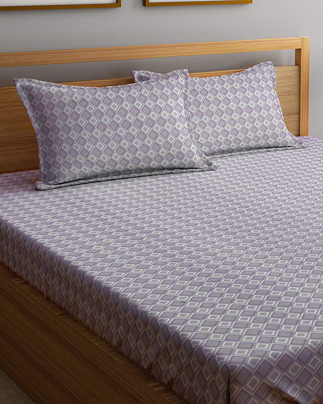 Klotthe Multicolor Geometric 300 TC Cotton Blend Fitted Double Bedsheet Set in Book Fold Packing