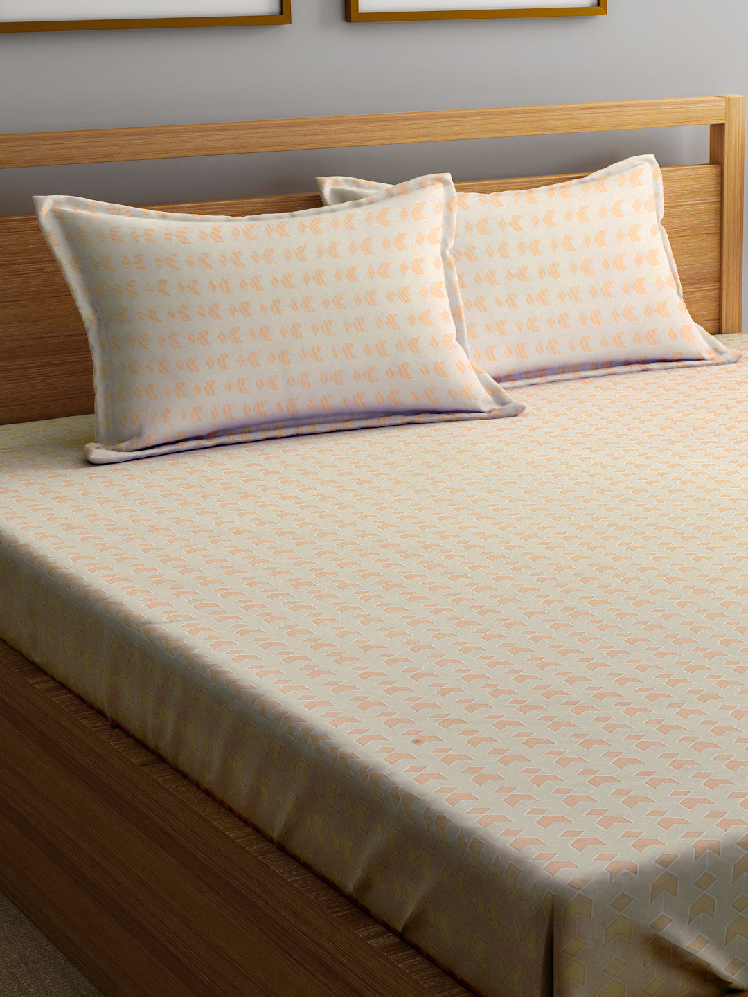 Klotthe Orange Geometric 300 TC Cotton Blend Fitted Double Bedsheet with 2 Pillow Covers