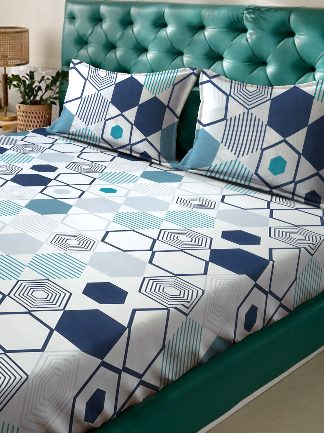 Klotthe Multicolor Geometric 300 TC Cotton Blend Double Bedsheet with 2 Pillow Covers