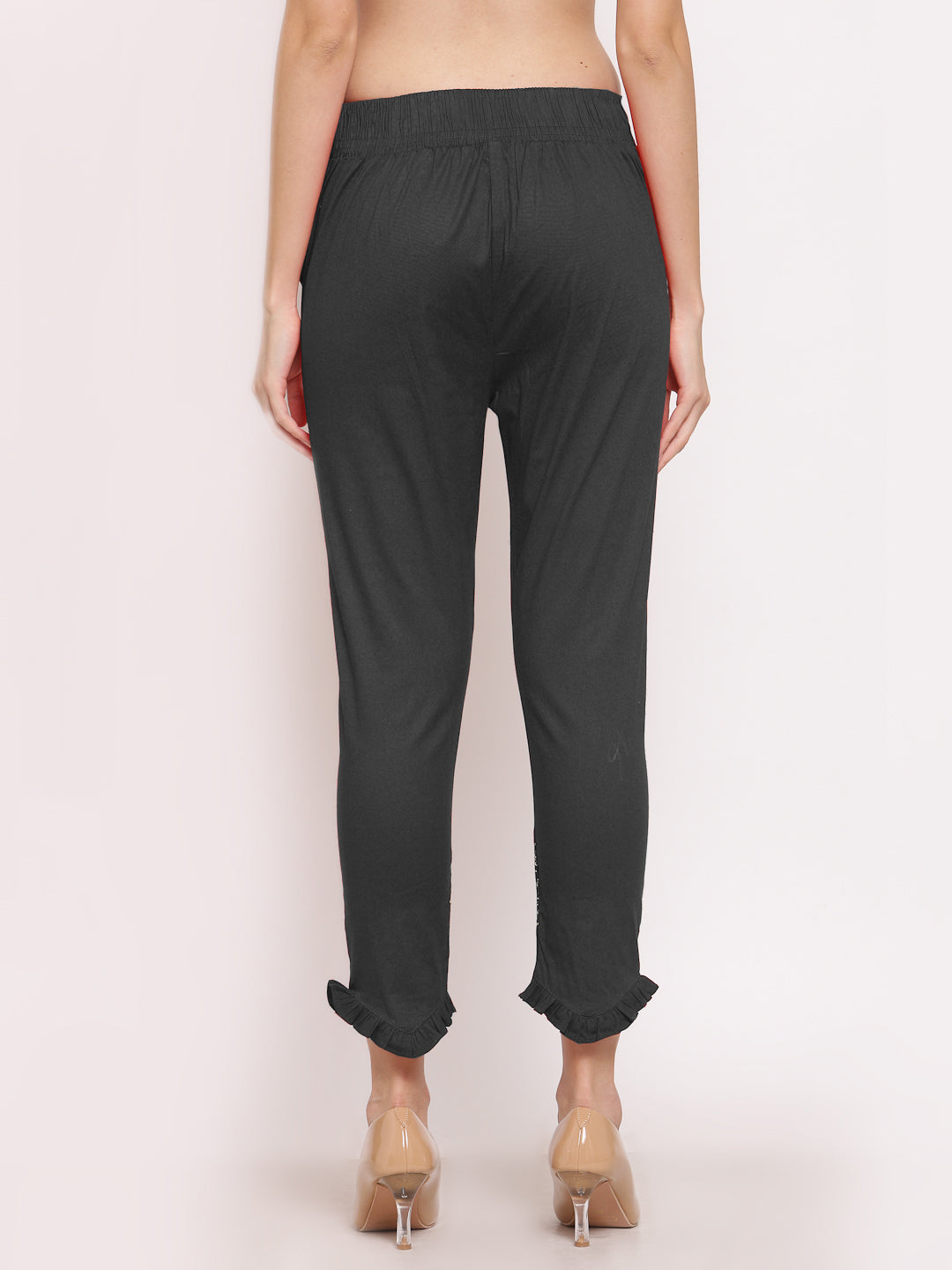 Klotthe Women Black Solid Slim Fit Trouser