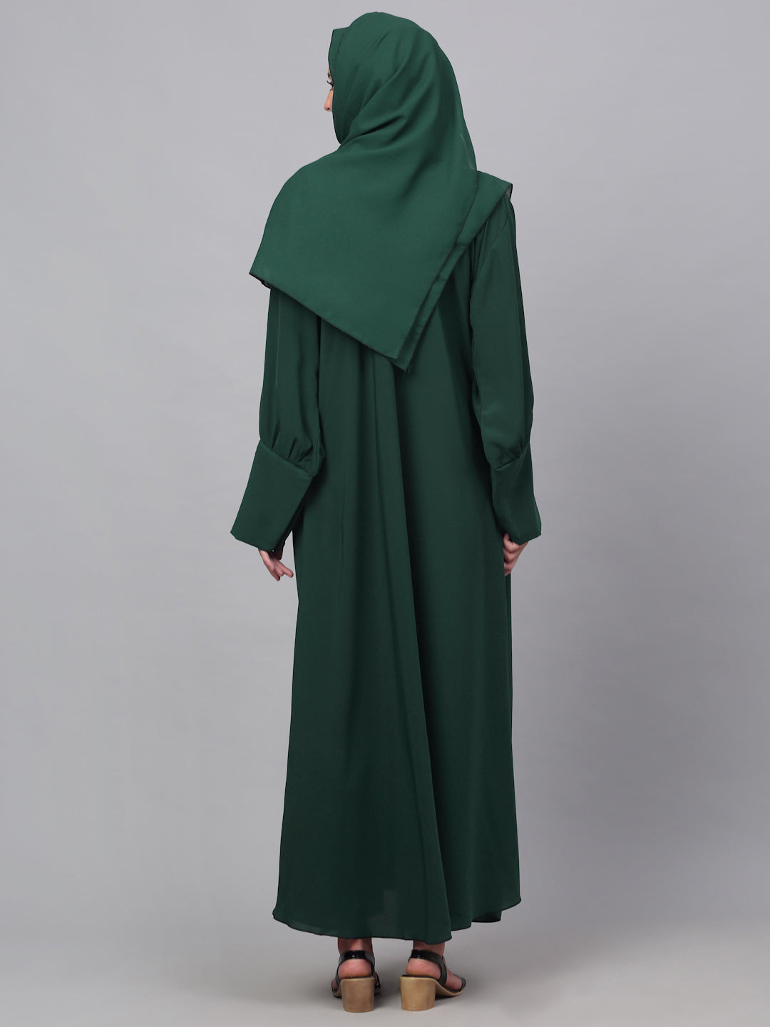 Klotthe Women Green Embellished Burqa With Scarves