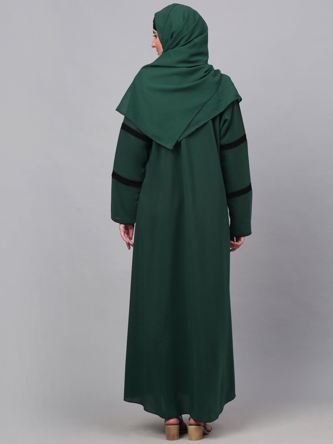 Klotthe Women Green Embellished Burqa With Scarves