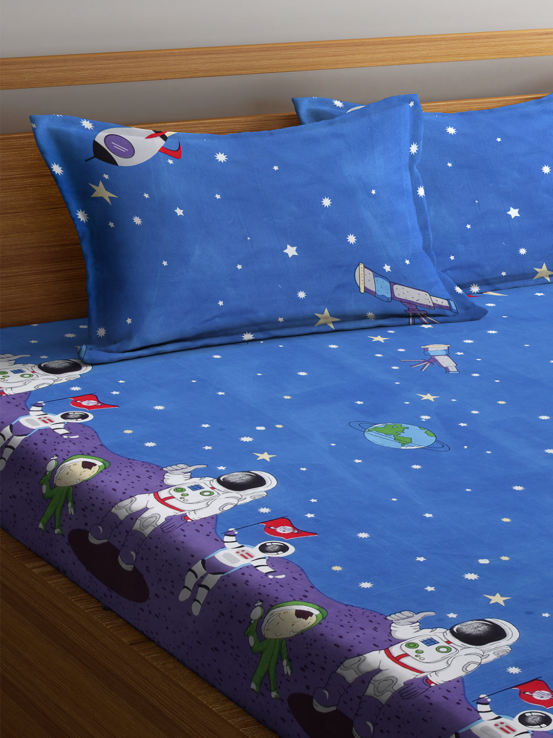 Kid's Special King Size Bed Sheet Set with 2 Pillow Covers By KLOTTHE® (250X225 cm)