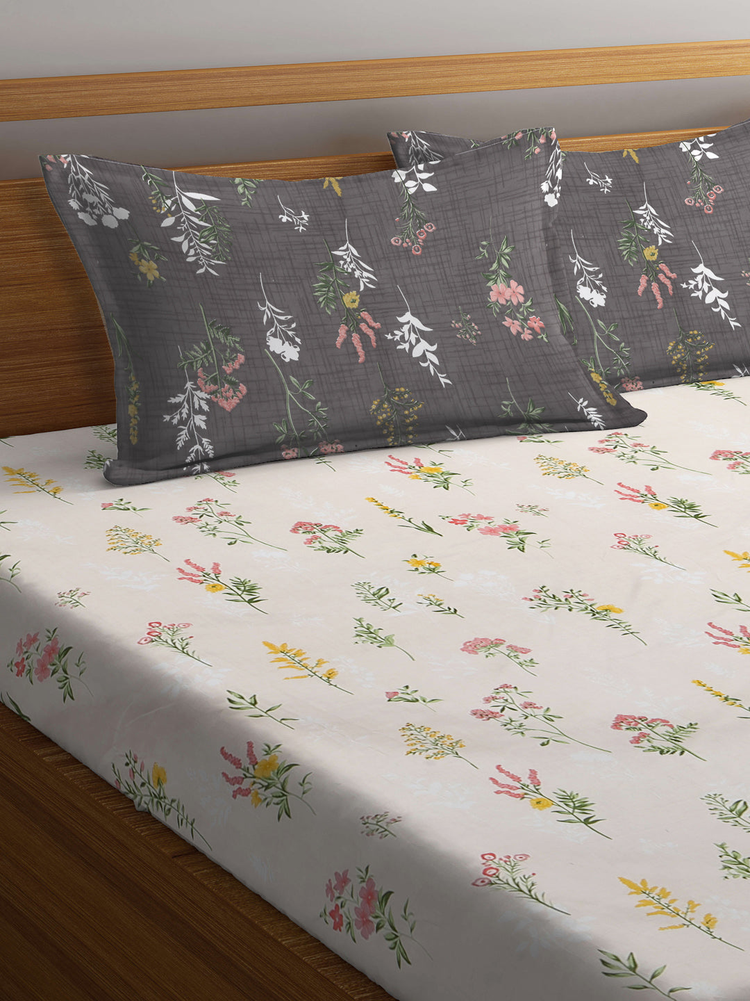 Klotthe Multi Floral 300 TC Cotton Blend Elasticated Super King Double Bedsheet with 2 Pillow covers (270X270 cm)