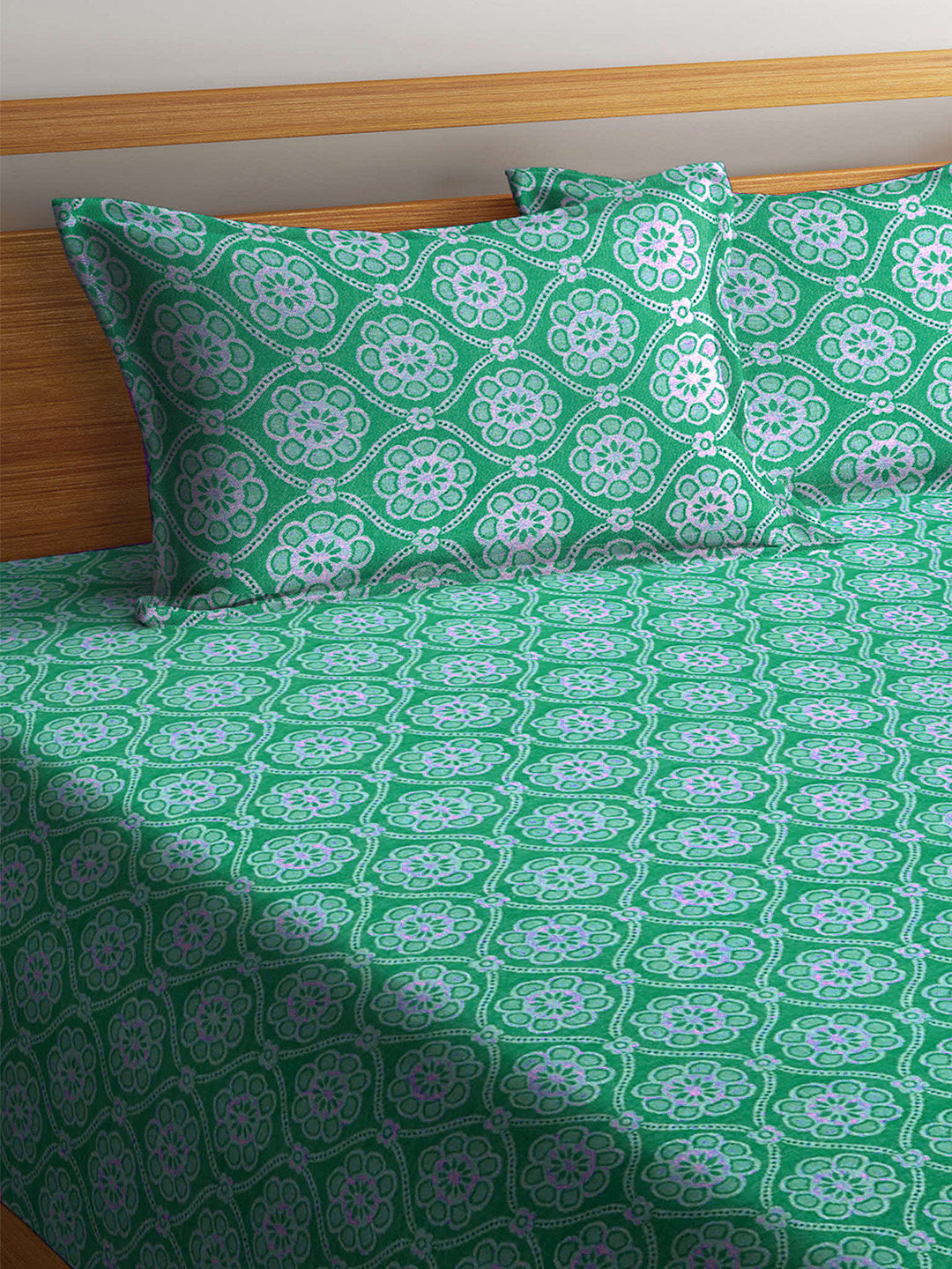 100% Pure Cotton King Size Handwoven Bed Cover with Two Pillow Covers by KLOTTHE® (Green)