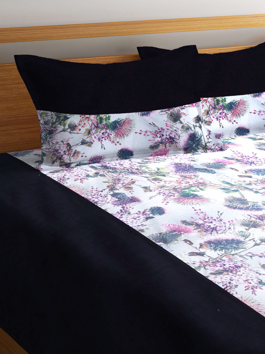 Klotthe Multicolor Floral Cotton Double Bed Cover With 2 Pillow Covers