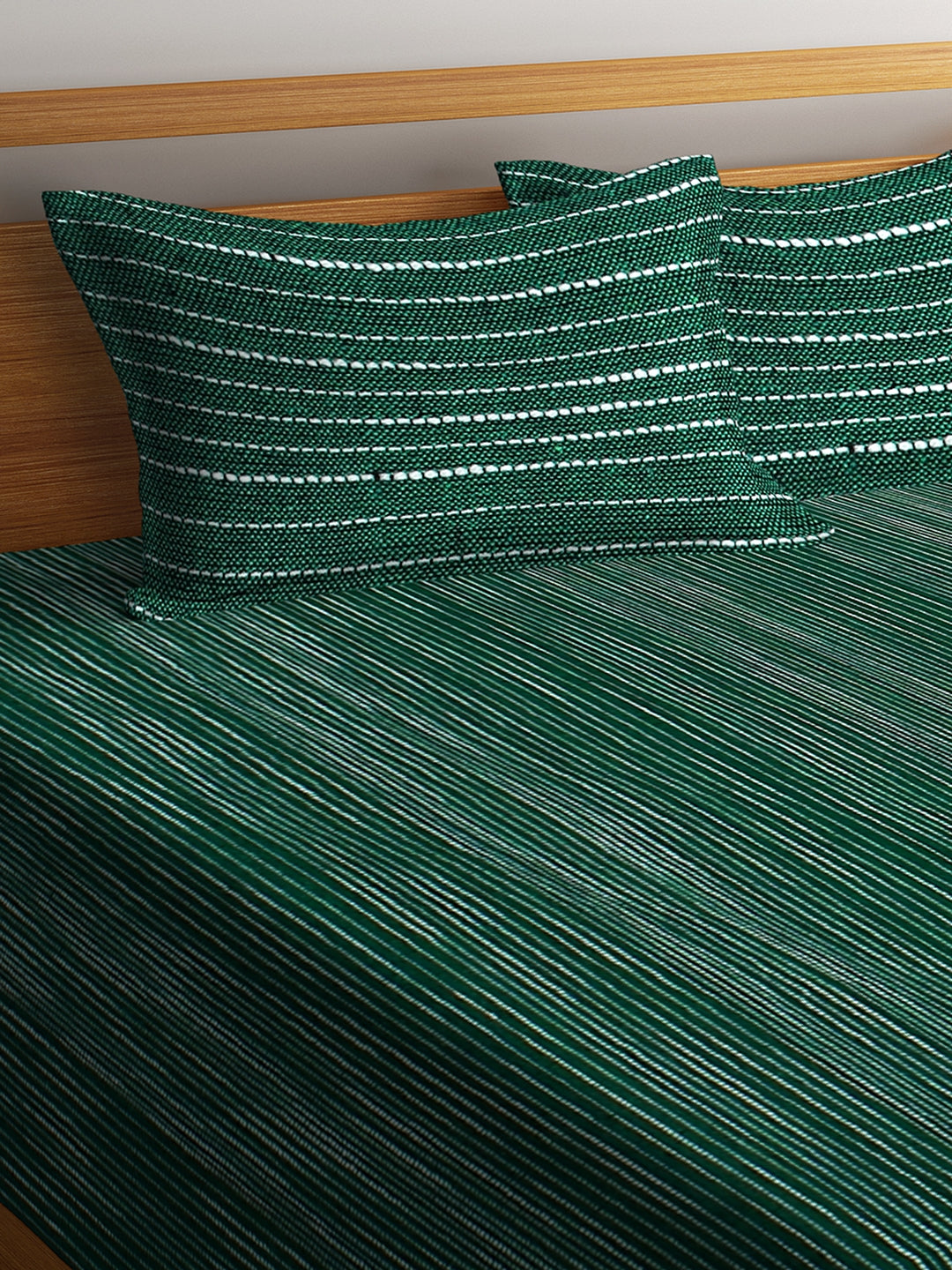 KLOTTHE Set of Two Green Cotton Woven Design Double King Bed Covers With 4 Pillow Covers (225X260 cm)