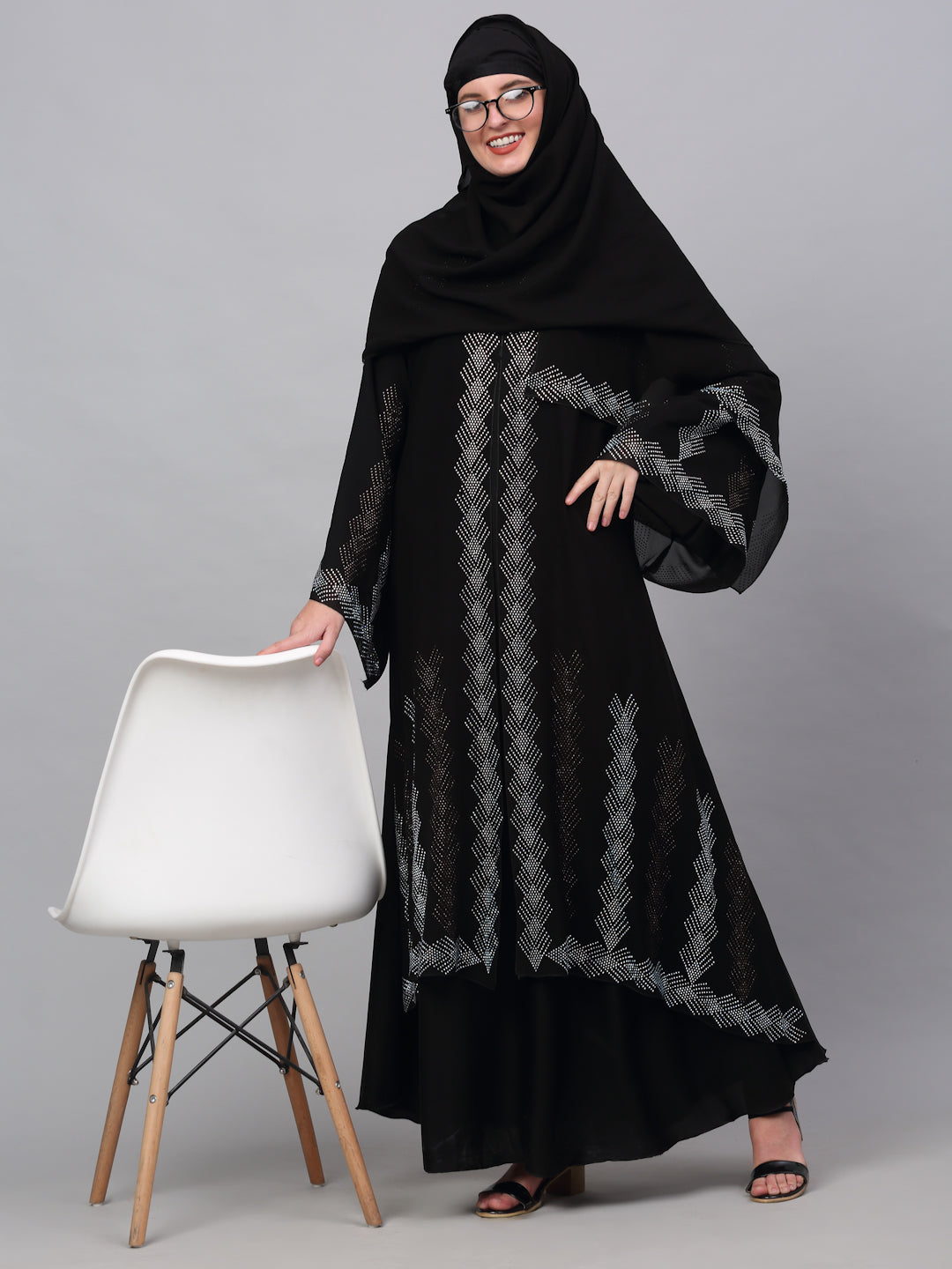 Klotthe Women Black Embellished Burqa With Scarves