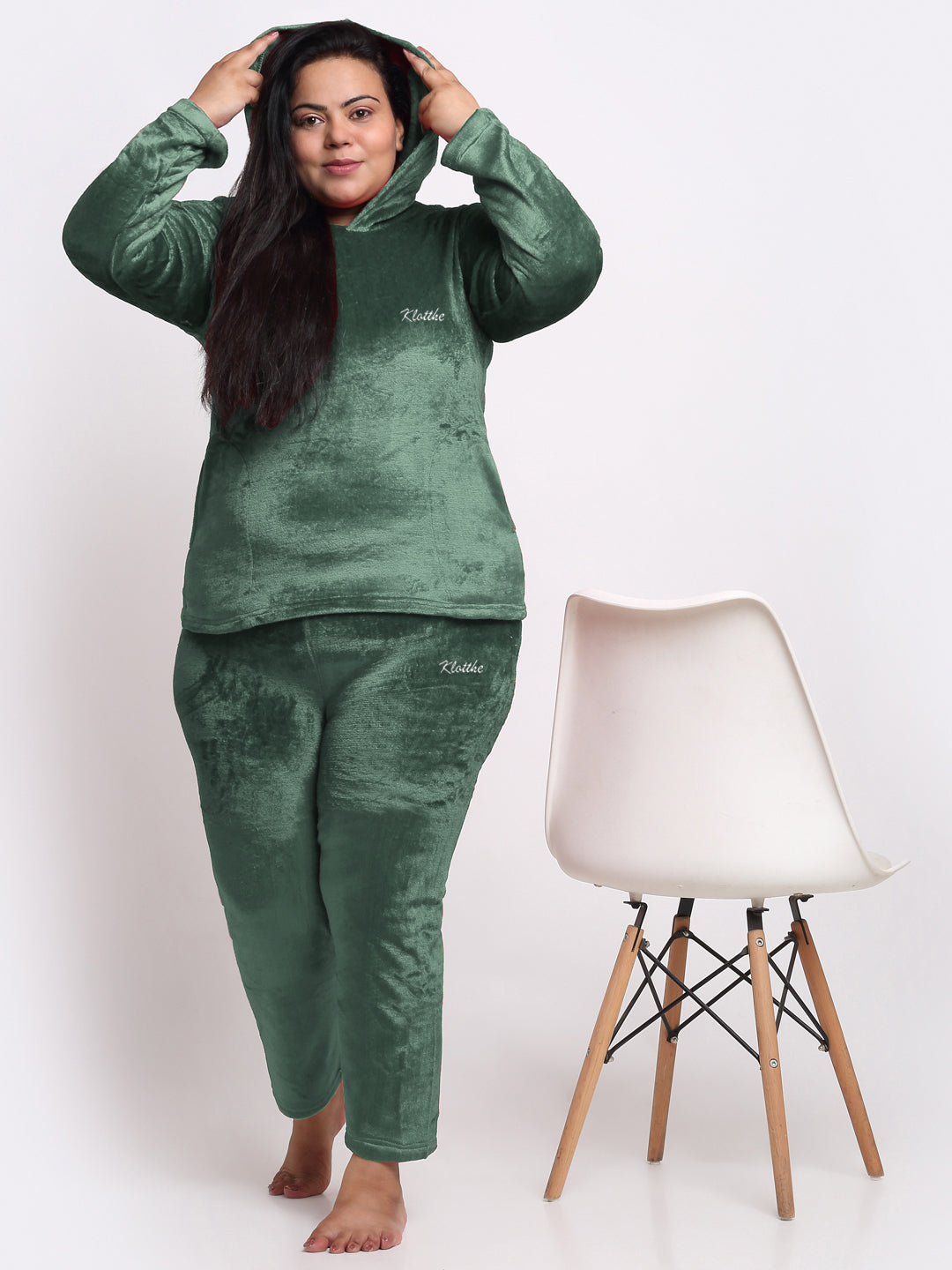 Klotthe Women Green Solid Wool Blend Hooded Night Suit